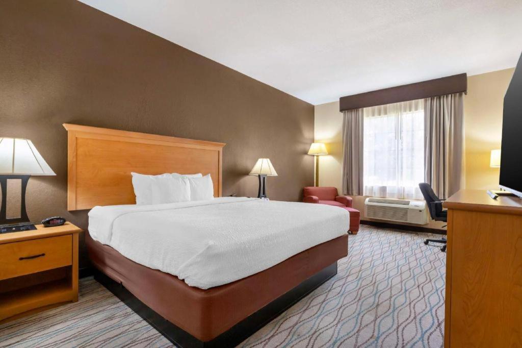 Best Western Locust Grove Inn & Suites Exterior photo